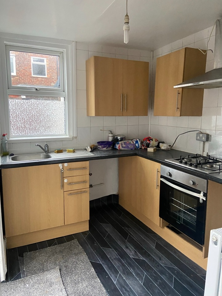 2 Bed Terraced House, Macfarren St, M12 photo 5