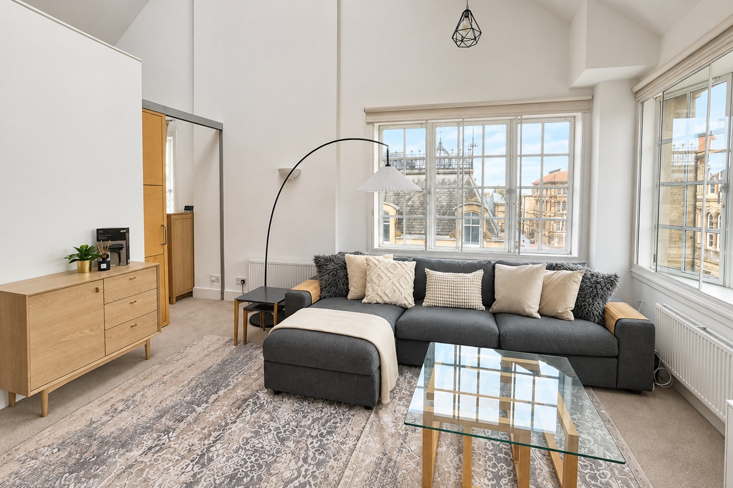 2 Bed Flat, Edinburgh, EH1 photo 4