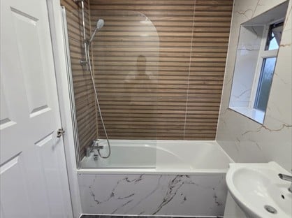 3 Bed Semi-Detached House, Meadowside Avenue, M28