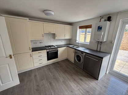 4 Bed Semi-Detached House, Grayling Close, SN11