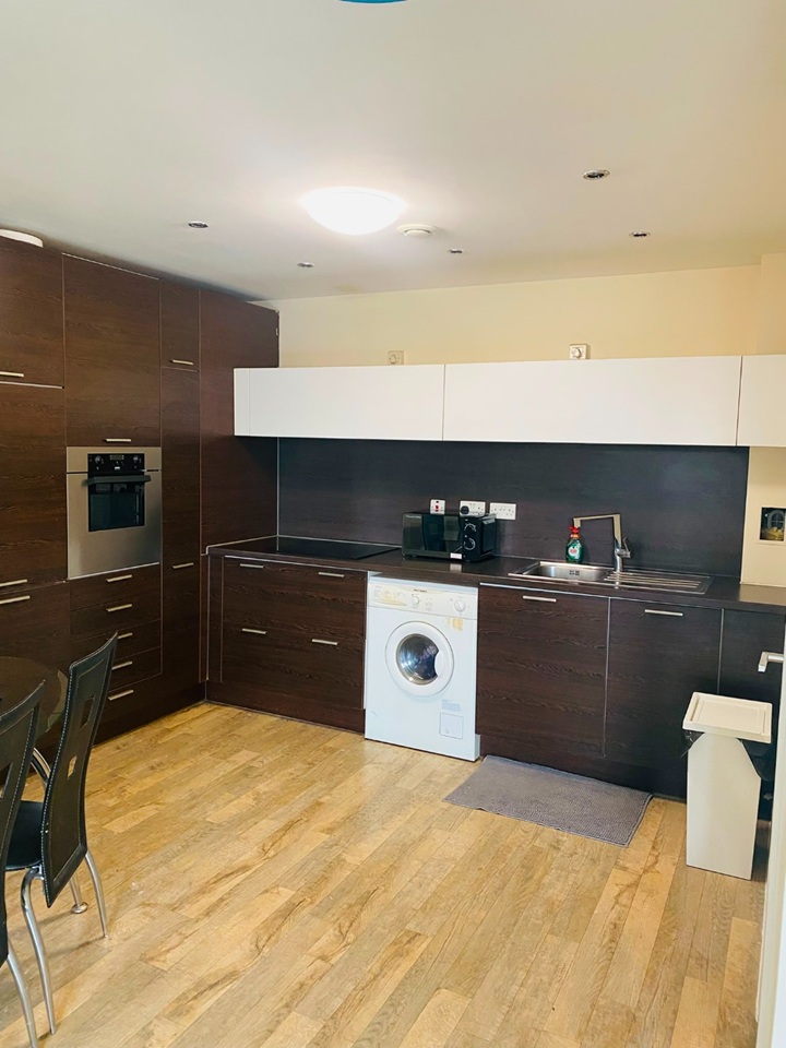 2 Bed Flat, St Johns Walk, B5 photo 3