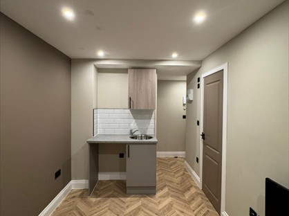 Studio Flat, Godstone Road, CR3