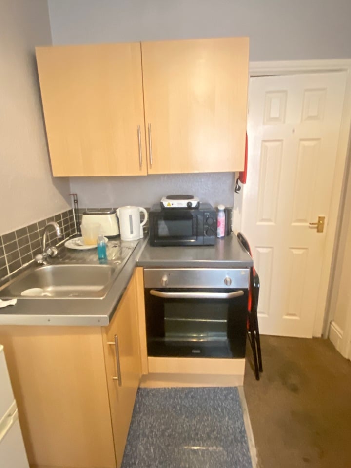 Studio Flat, Sheffield, S6