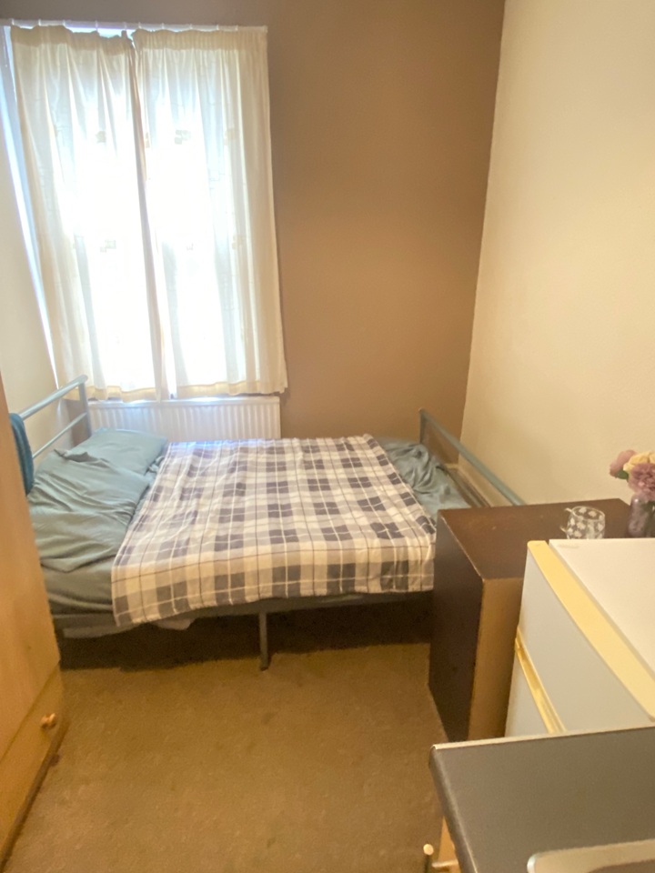 Studio Flat, Sheffield, S6 photo 3