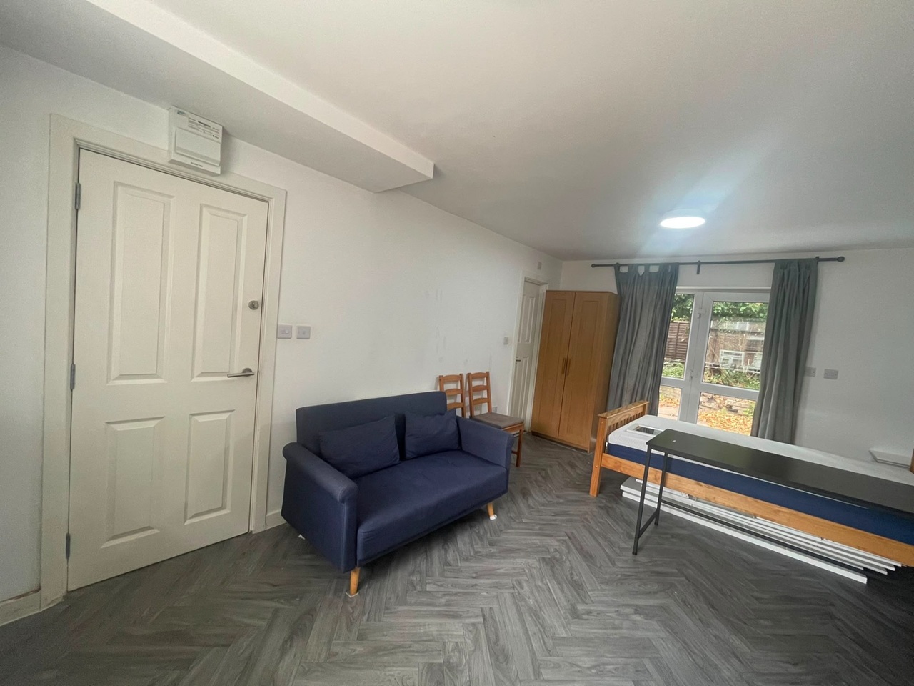 Studio Flat, Roman Way, B15