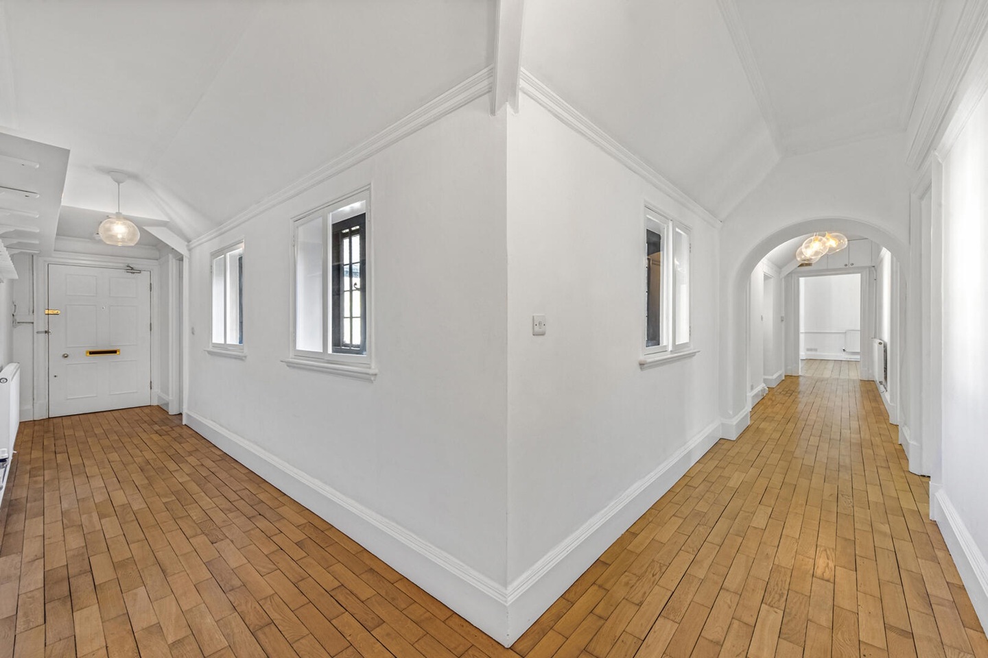 4 Bed Flat, Sundial House, W8 photo 4