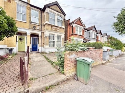 3 Bed Flat, Preston Road, E11