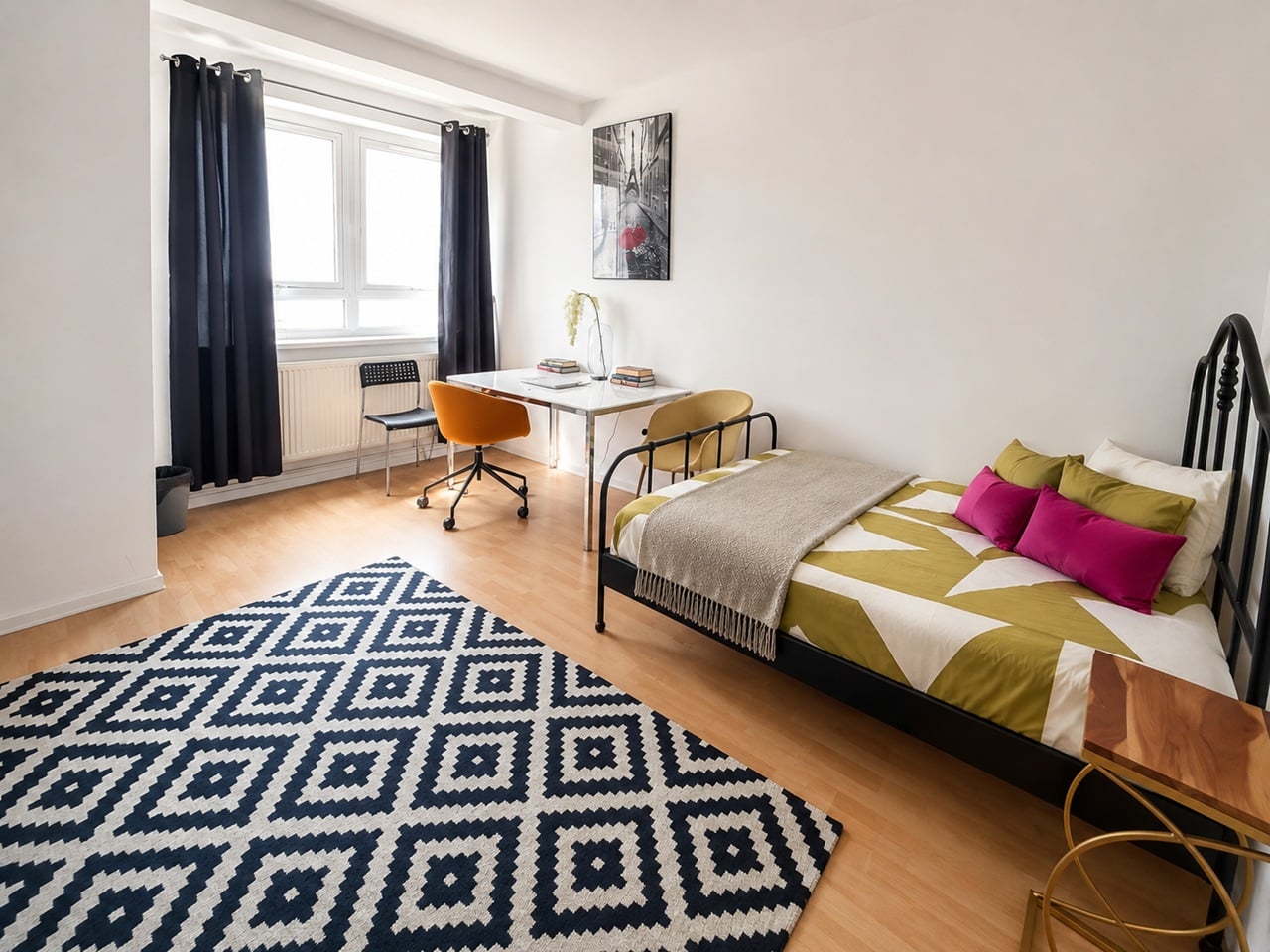 Room in a Shared Flat, Collingwood House, E1