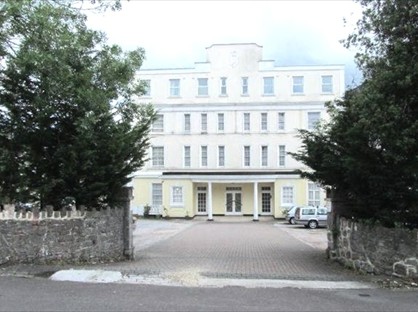 1 Bed Flat, Strathmore Apartments, TQ2
