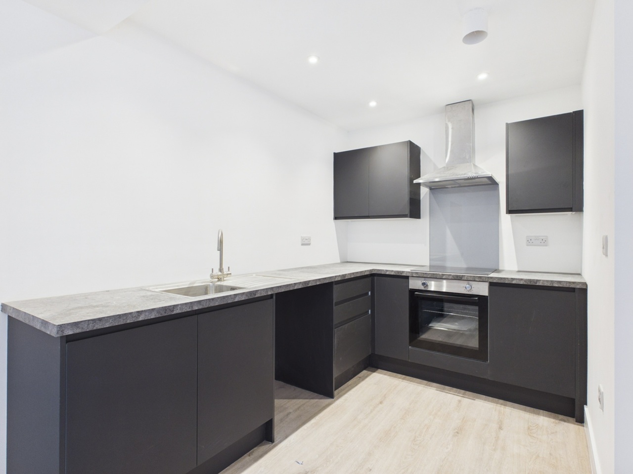 1 Bed Flat, Pocklingtons Walk, LE1 photo 2