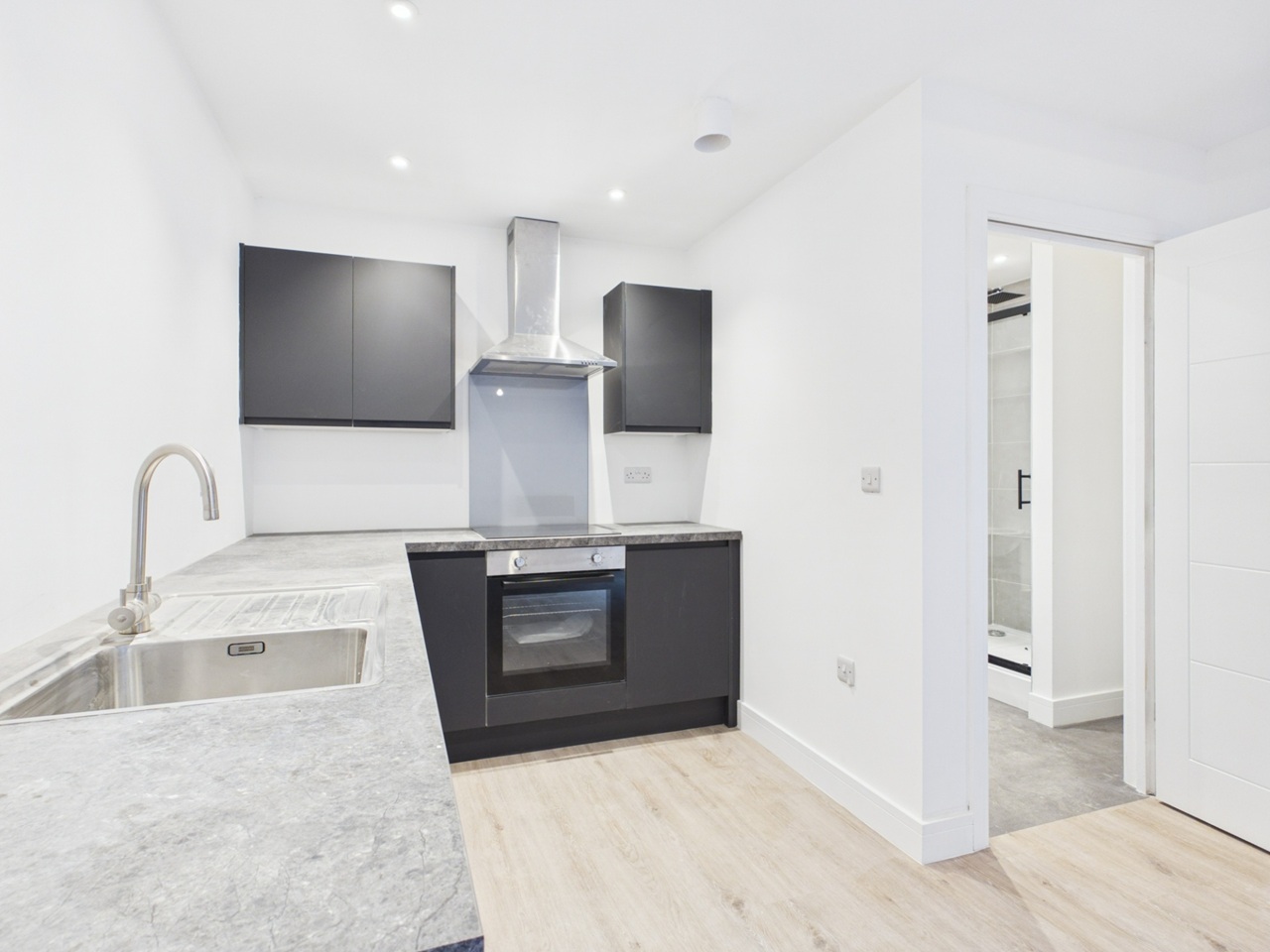 1 Bed Flat, Pocklingtons Walk, LE1 photo 3