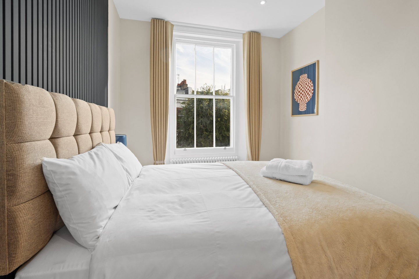 2 Bed Flat, Old Brompton Road, SW5 photo 4
