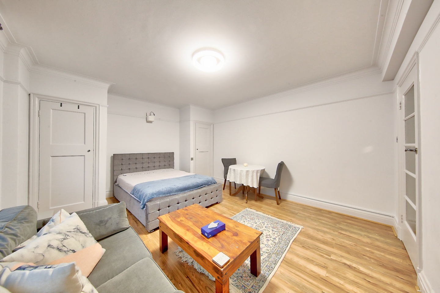 Studio Flat, Pembroke Road, W8 photo 2