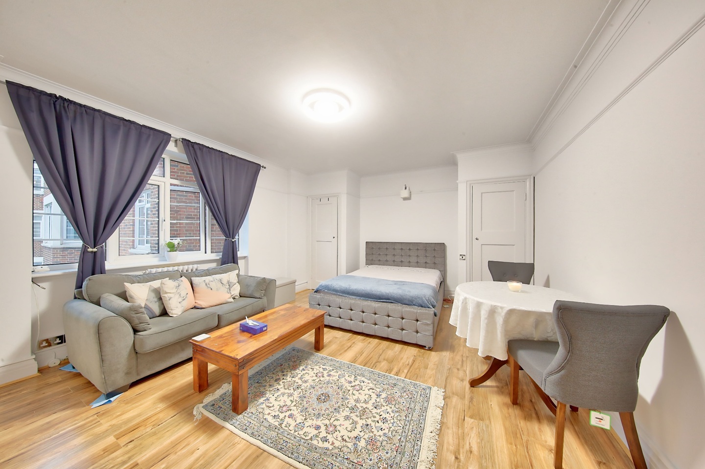 Studio Flat, Pembroke Road, W8