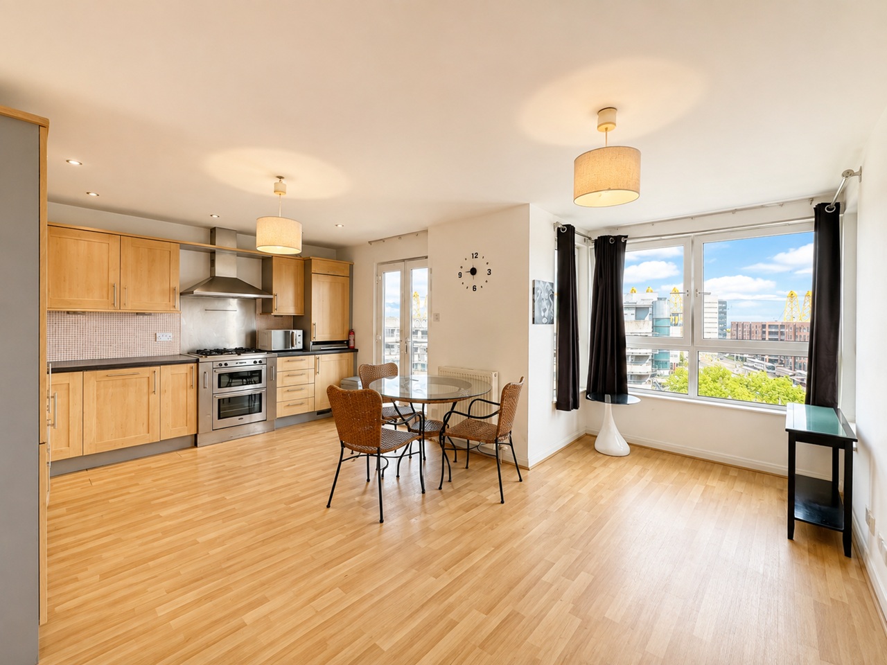 2 Bed Flat, Portland Gardens, EH6