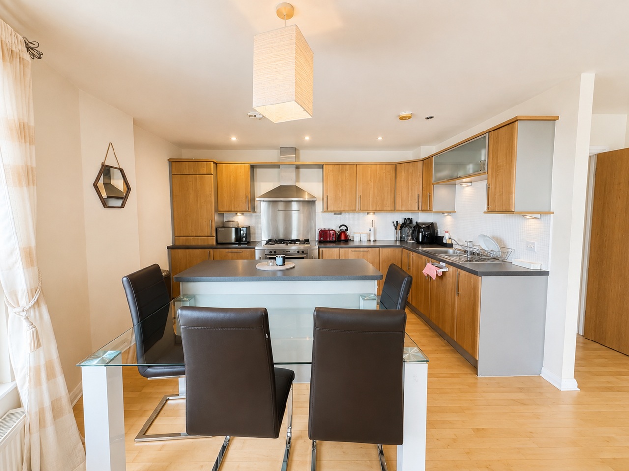 3 Bed Flat, Portland Gardens, EH6 photo 4