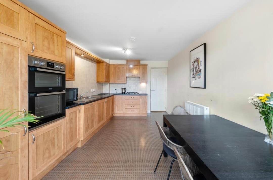 Room in a Shared Flat, Crow Road, G11