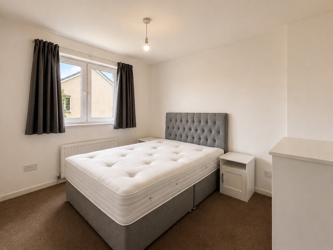 2 Bed Flat, Saughton Road, EH11 photo 3