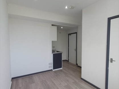 Studio Flat, Court Road, SE9