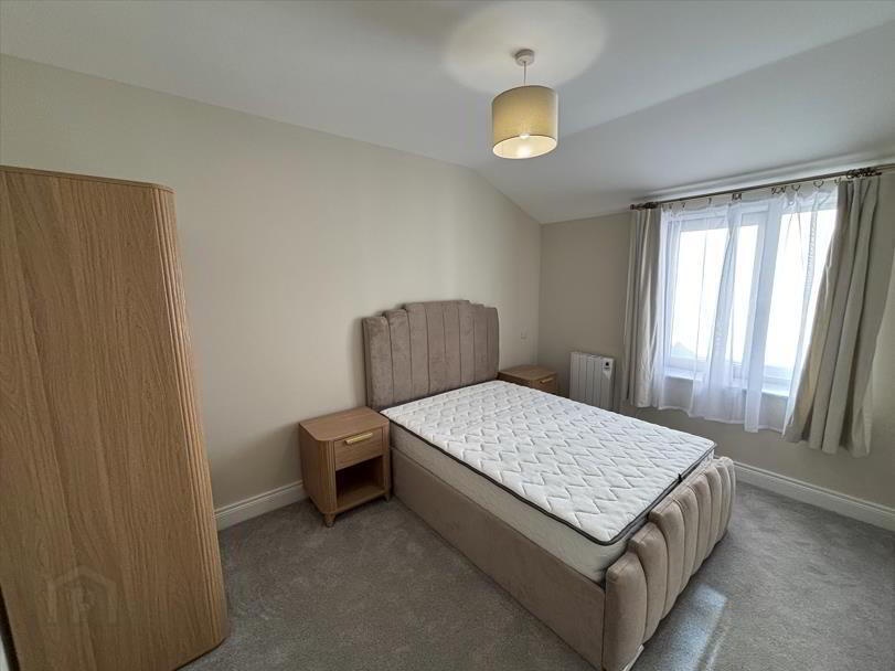 2 Bed Flat, Lower Crescent, BT7 photo 4