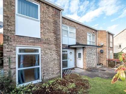 1 Bed Flat, Farley Hill, LU1