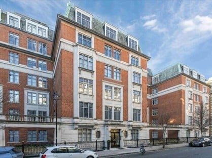 1 Bed Flat, Hallam St, W1W