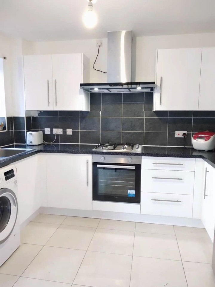Room in a Shared House, Manchester, M13