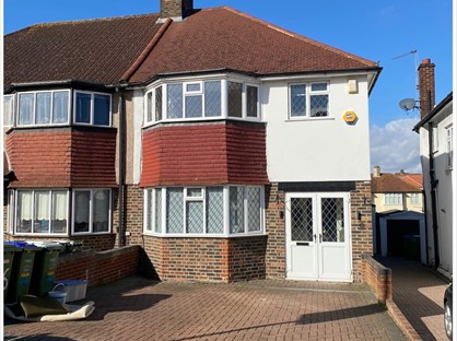 4 Bed Semi-Detached House, County Gate, SE9