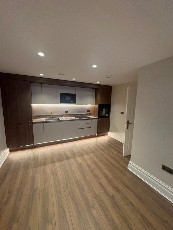 2 Bed Flat, Ullet Road, L8 photo 2