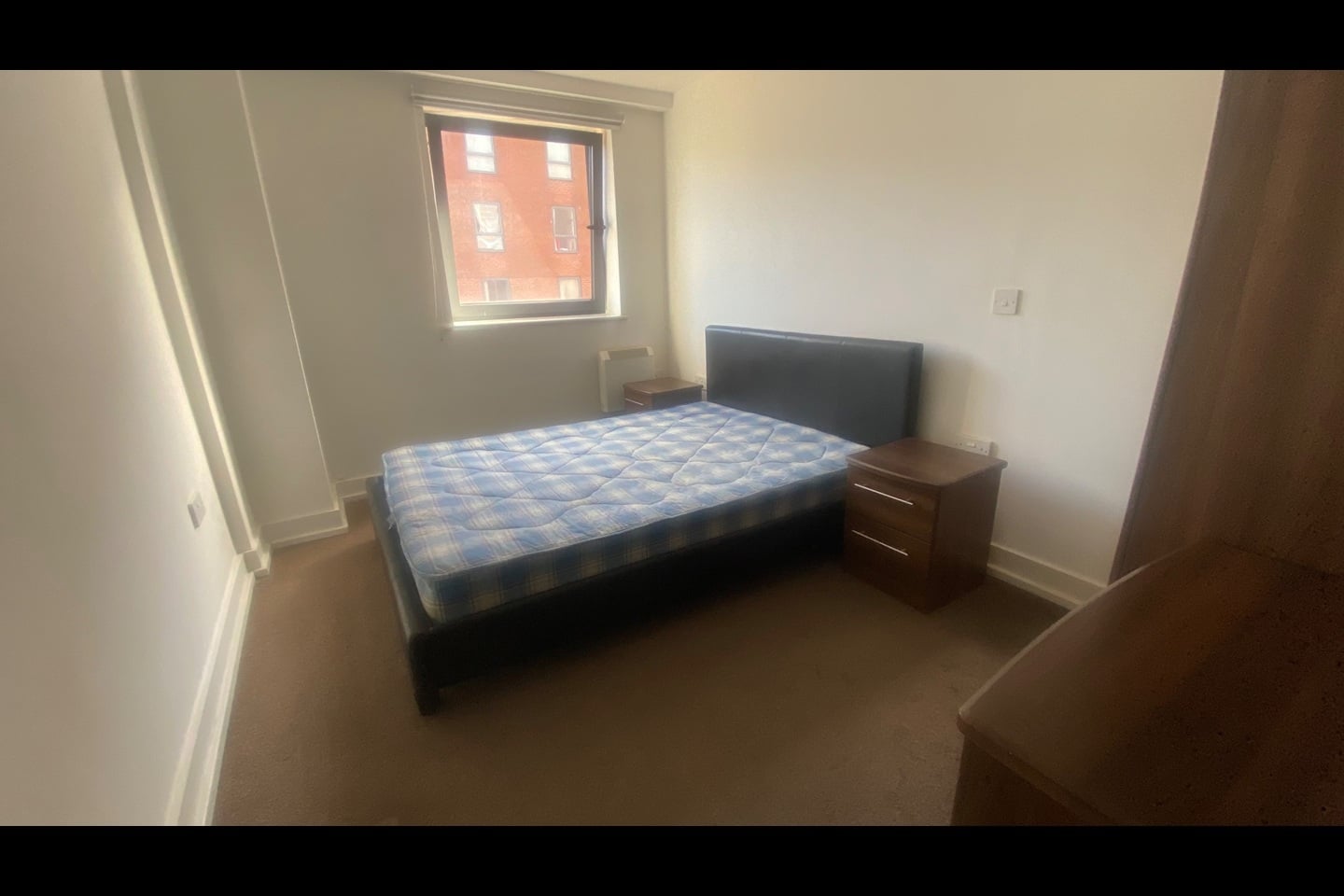 2 Bed Flat, Moss St, L6 photo 4