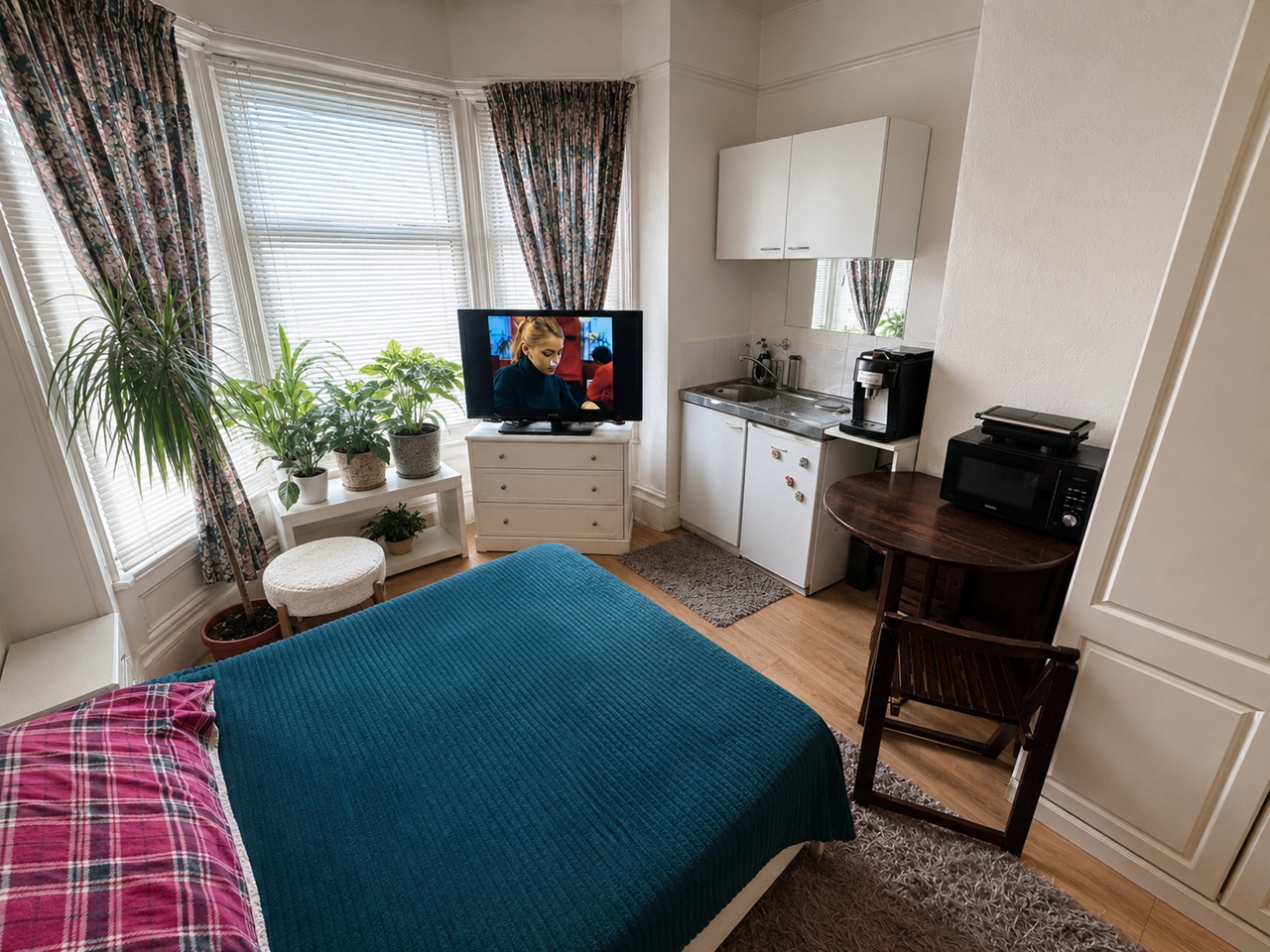 Studio Flat, Portswood Road, SO17 photo 4