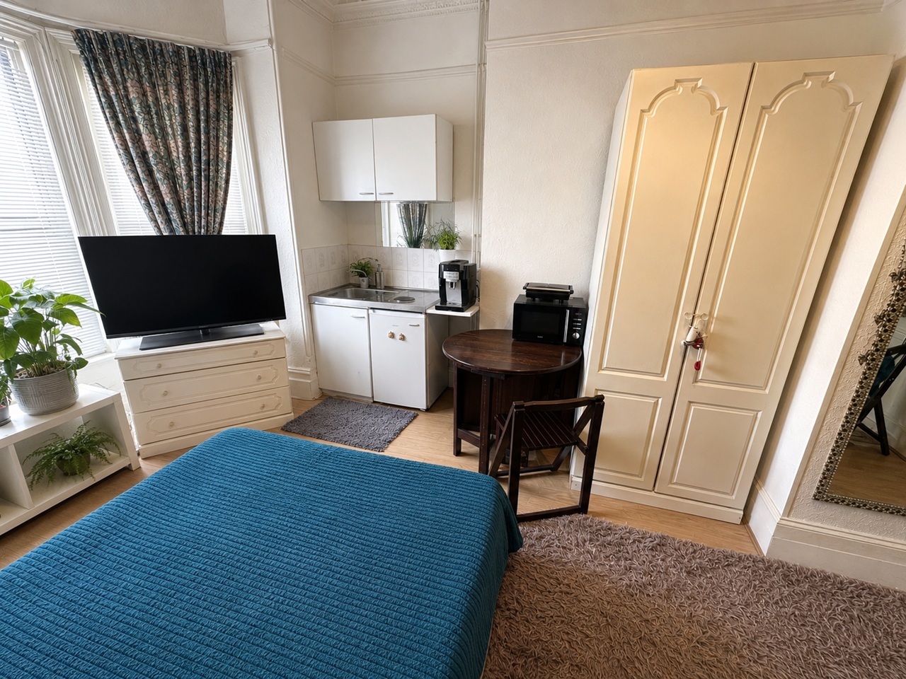 Studio Flat, Portswood Road, SO17 photo 5