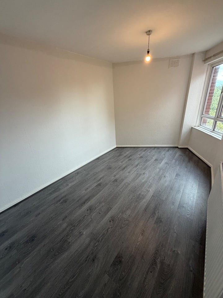 2 Bed Flat, Danesmoor House, B25 photo 2