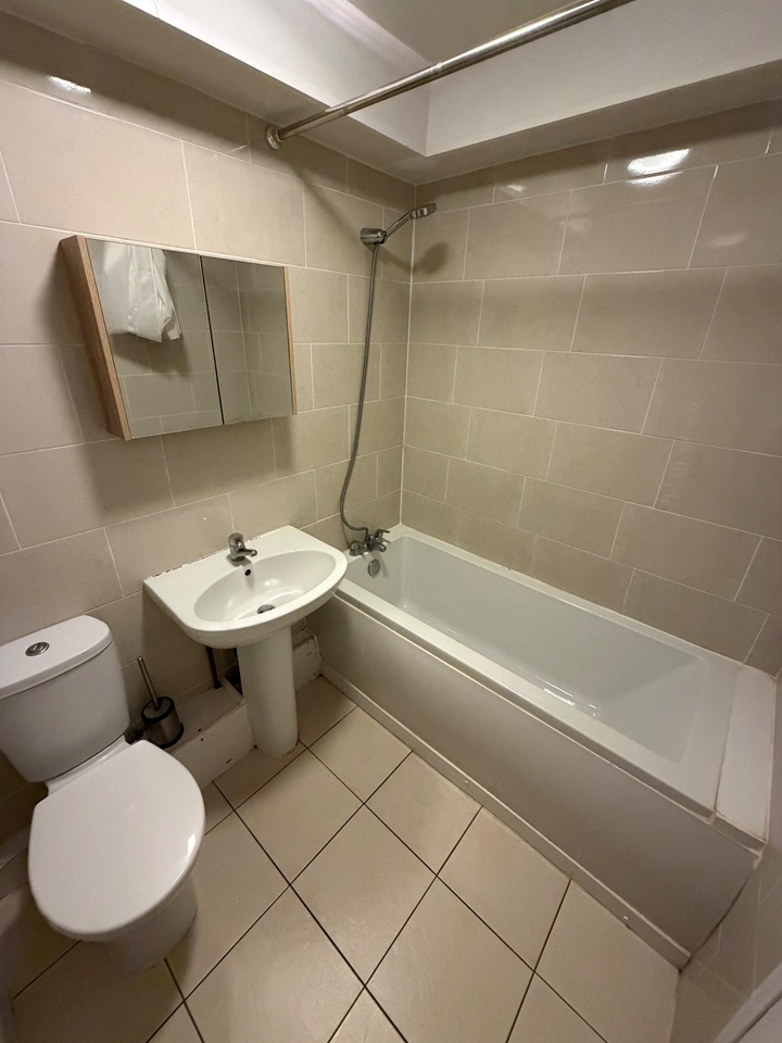 2 Bed Flat, Danesmoor House, B25 photo 4