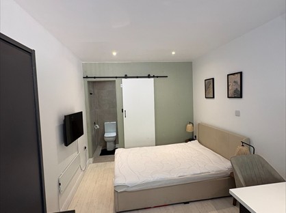 Studio Flat, Westbourne Terrace, RG30