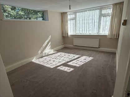 1 Bed Flat, Albemarle Road, BR3