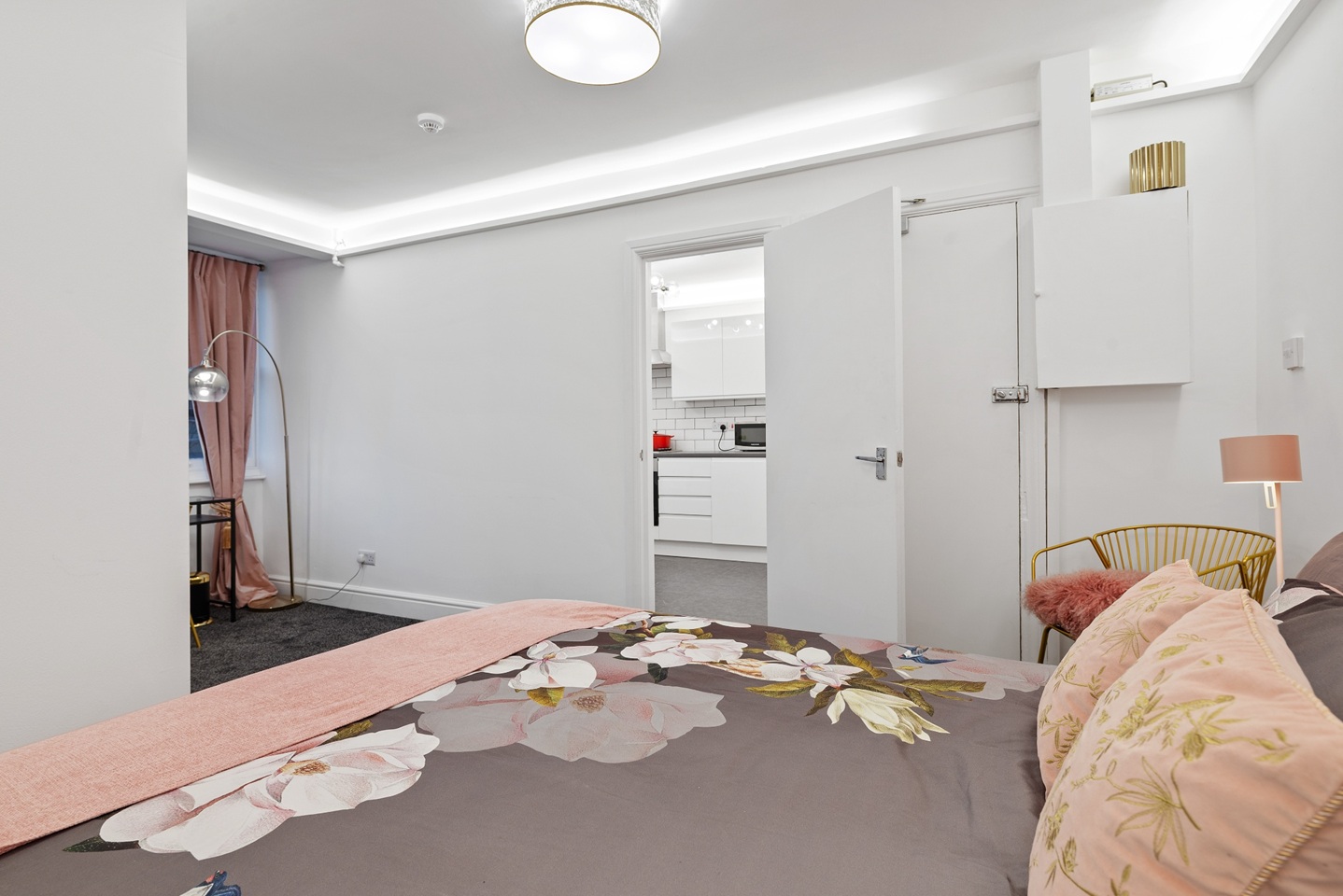 1 Bed Flat, Howitt Road, NW3 photo 5