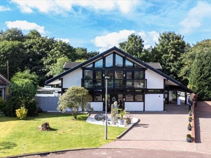 6 Bed Detached House, Sarazen Court, ML1