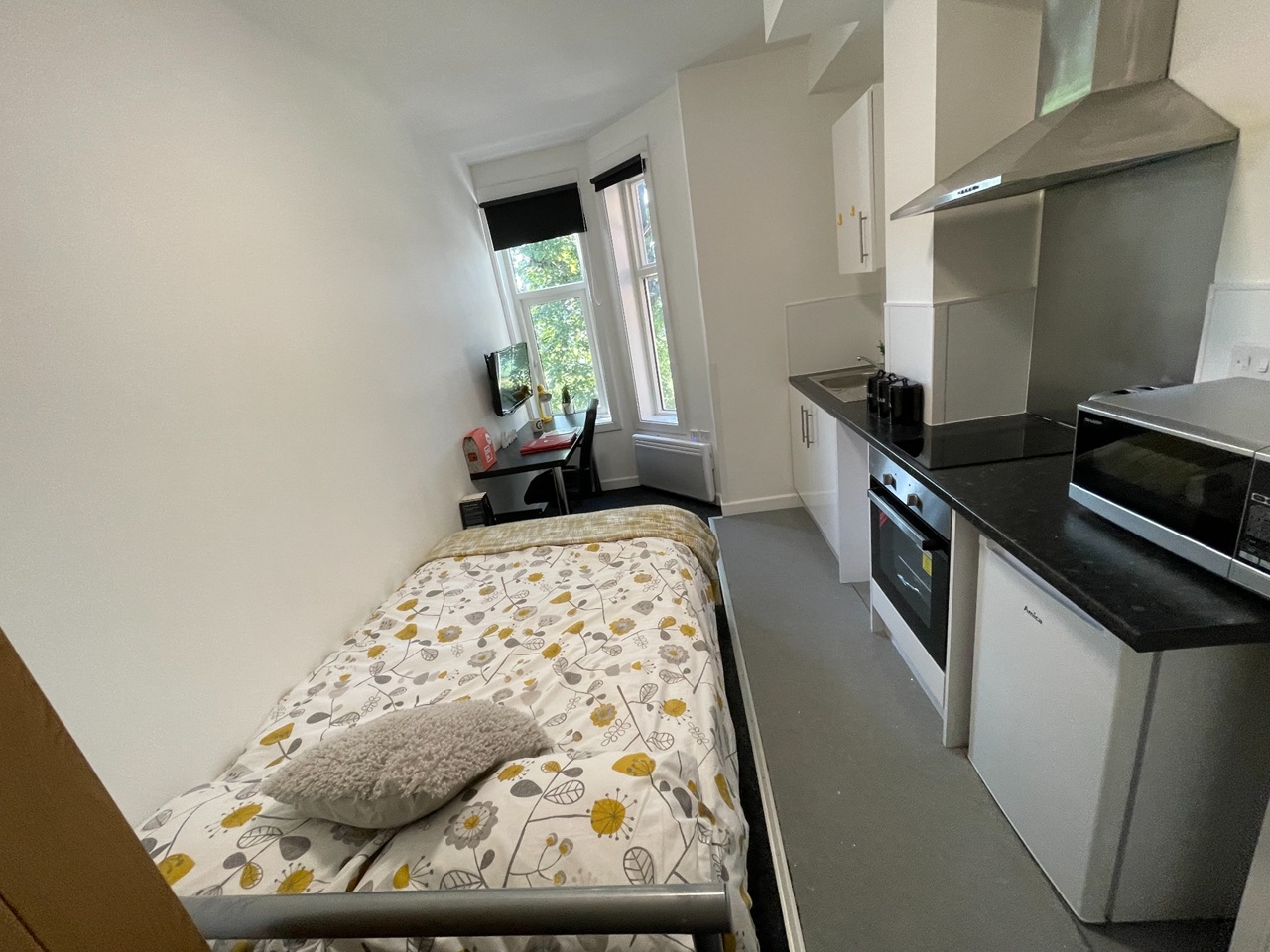 Studio Flat, Regent Road, LE1 photo 3