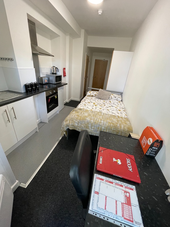 Studio Flat, Regent Road, LE1 photo 5