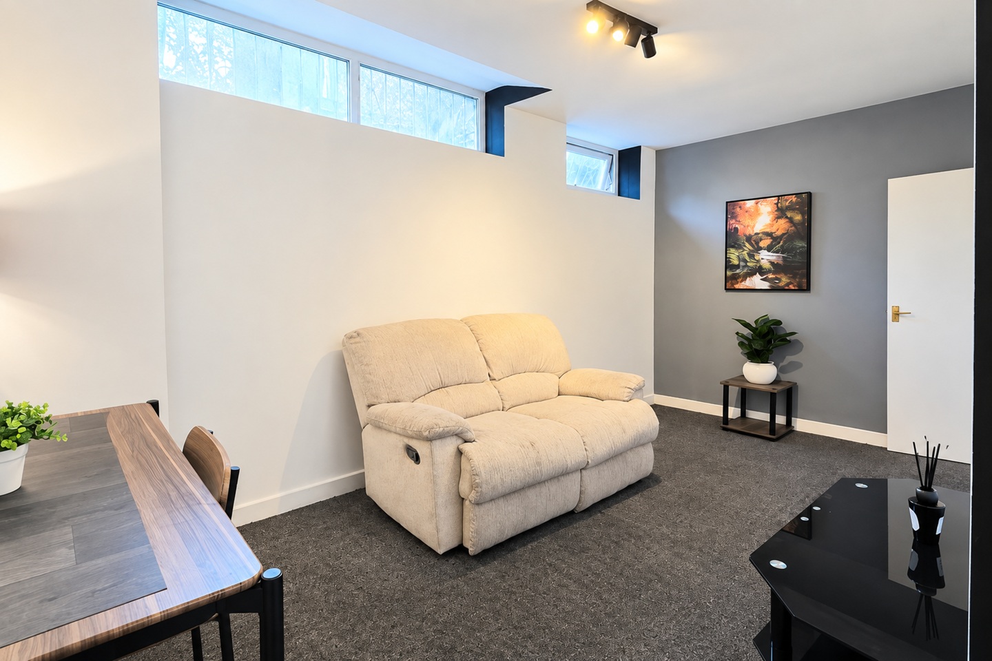 Studio Flat, Breck Road, L5 photo 5