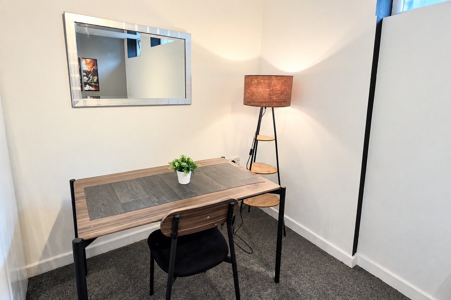Studio Flat, Breck Road, L5 photo 2