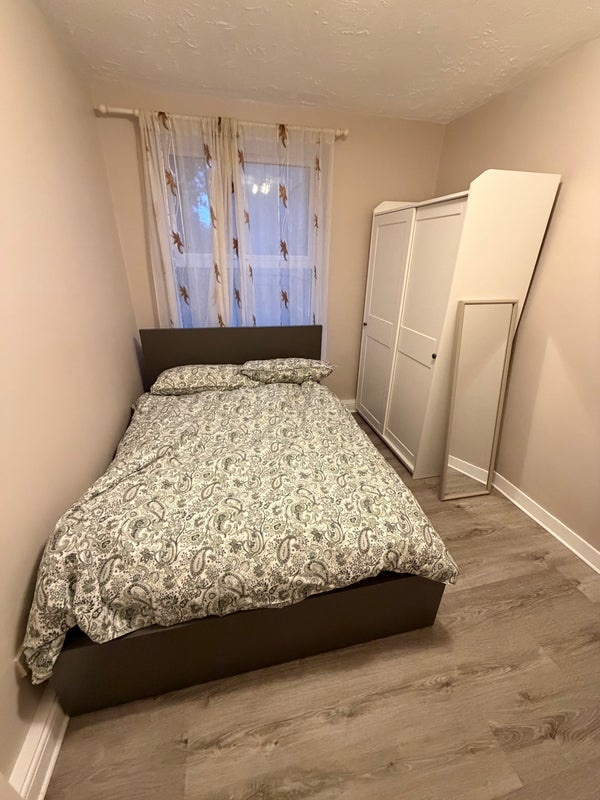 Room in a Shared House, Porten House, W14