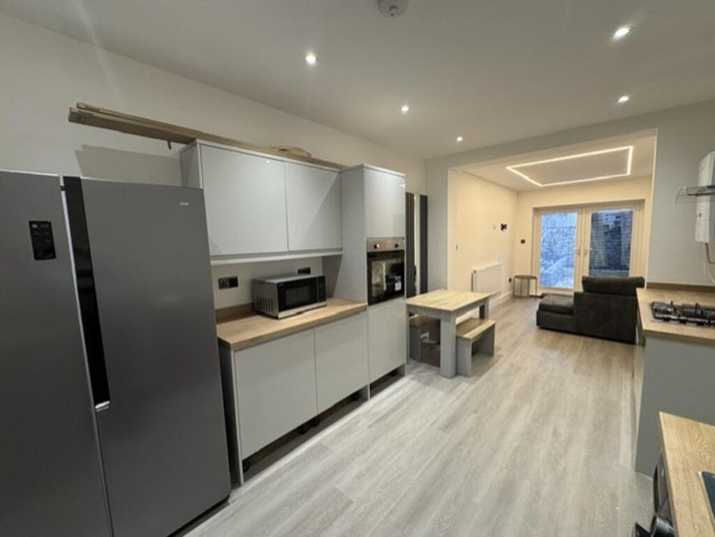 5 Bed Terraced House, Glenroy, CF24
