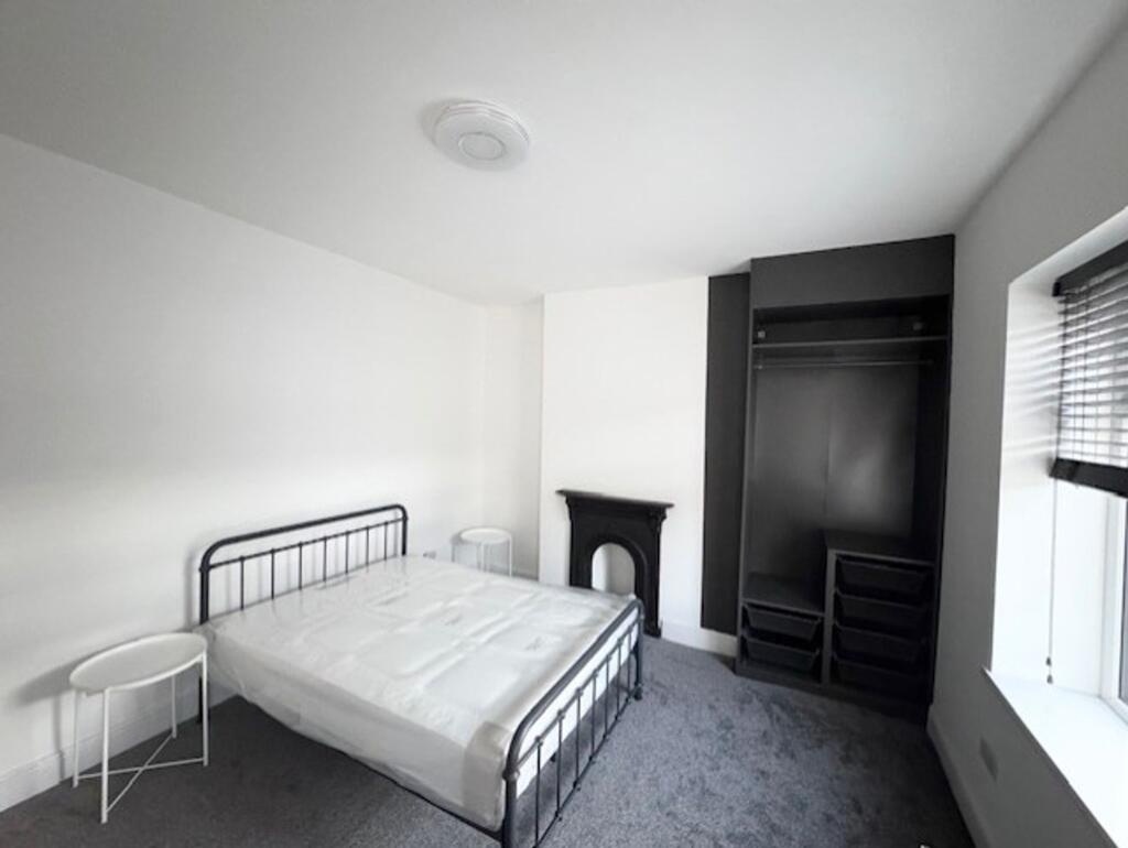 5 Bed Terraced House, Glenroy, CF24 photo 5