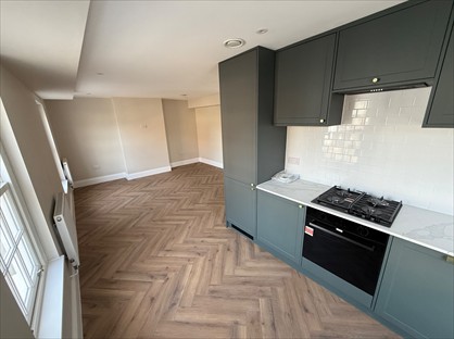 2 Bed Flat, High St, BR6