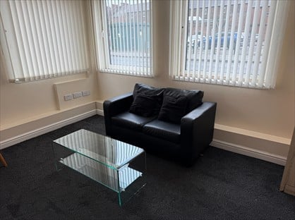 Studio Flat, Young Street, DN1