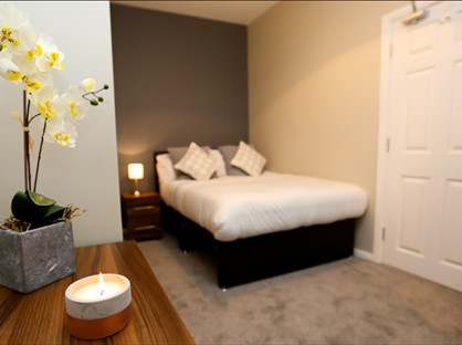 Room in a Shared House, Trafford Road, M30