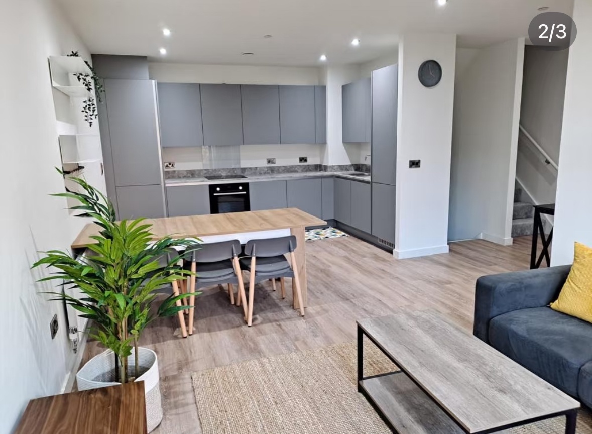 4 Bed Flat, Oxygen Tower, M1