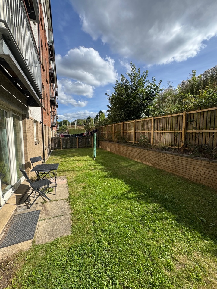 3 Bed Flat, Duff Street, EH11 photo 2